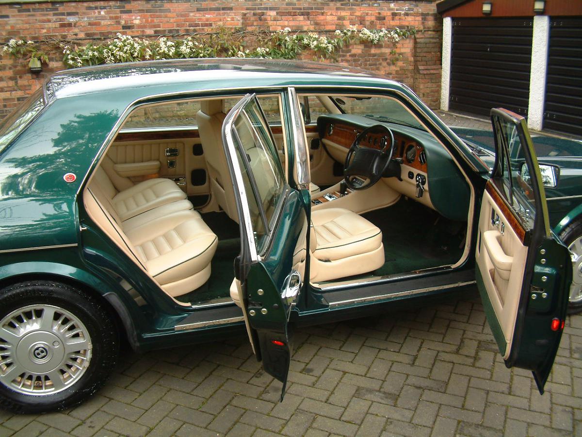     
: Bentley Turbo R 024.JPG
: 1213
:	289.0 
ID:	3056
